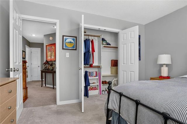 7808 NW 76th Place, Kansas City, MO 64152