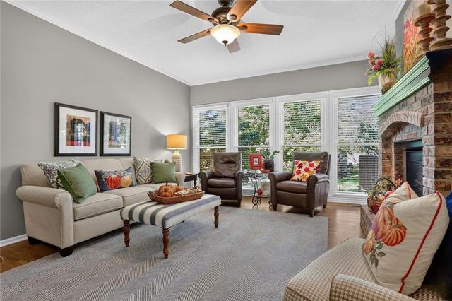 7808 NW 76th Place, Kansas City, MO 64152