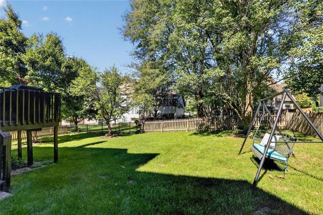 7808 NW 76th Place, Kansas City, MO 64152