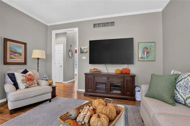 7808 NW 76th Place, Kansas City, MO 64152