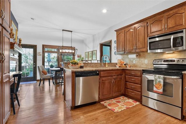 7808 NW 76th Place, Kansas City, MO 64152