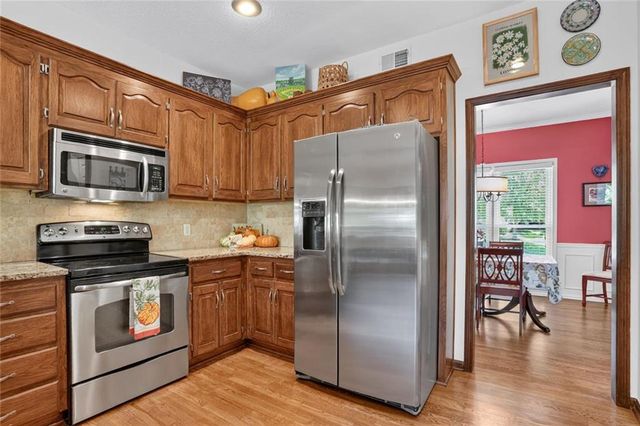 7808 NW 76th Place, Kansas City, MO 64152