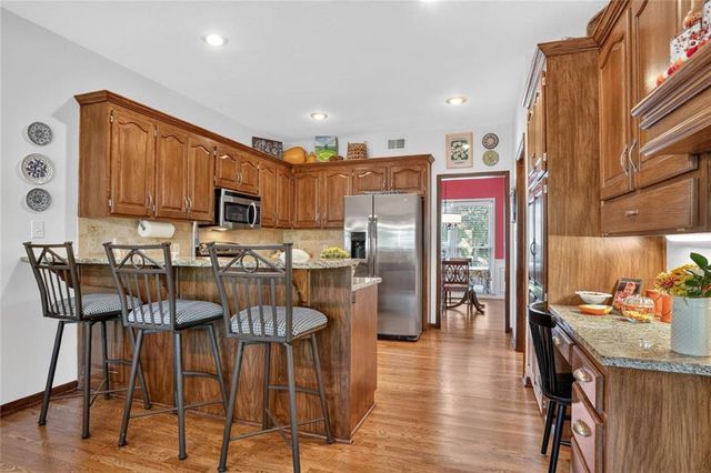 7808 NW 76th Place, Kansas City, MO 64152
