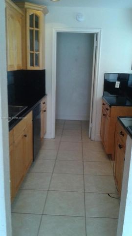 728 SW 73rd Ave 25, North Lauderdale, FL 33068