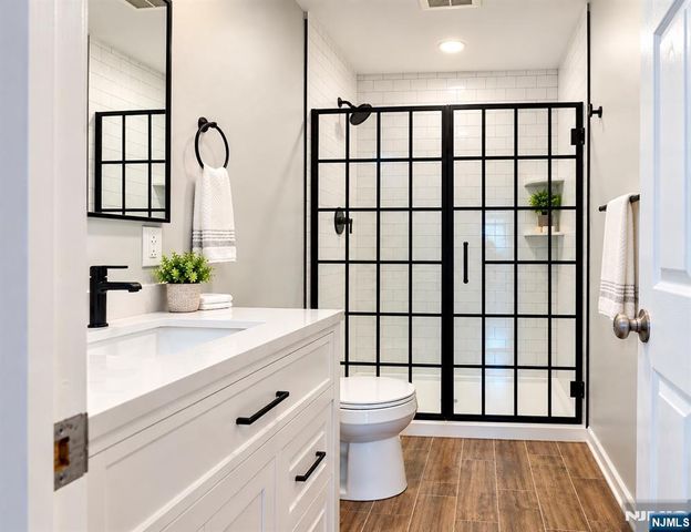 29 Central Avenue, Montclair, NJ 07042