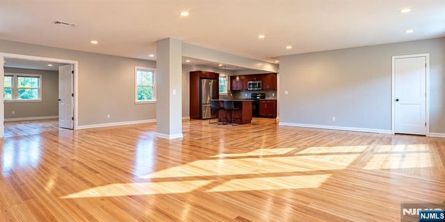29 Central Avenue, Montclair, NJ 07042