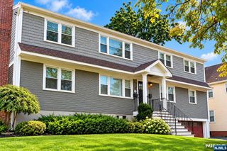 29 Central Avenue, Montclair, NJ 07042