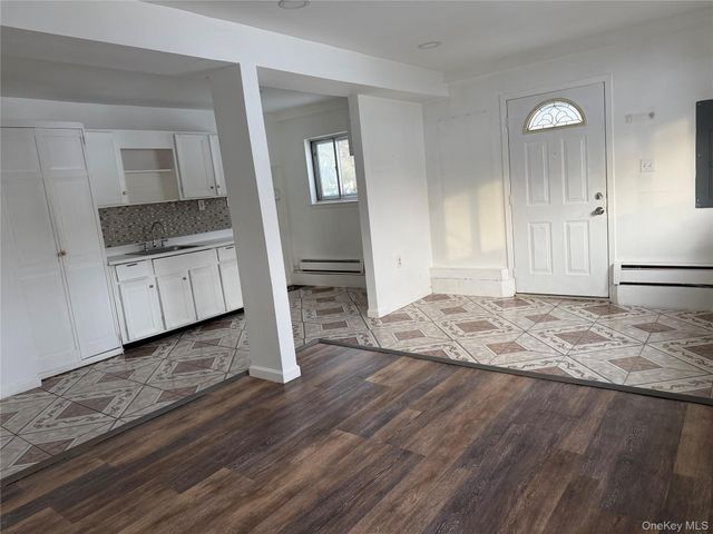 11 Mel Court, Bay Shore, NY 11706