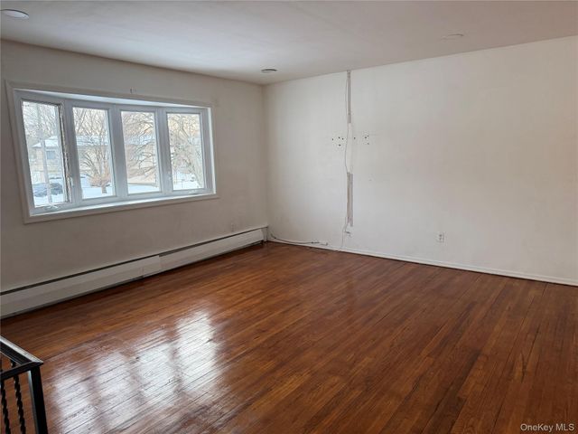 11 Mel Court, Bay Shore, NY 11706