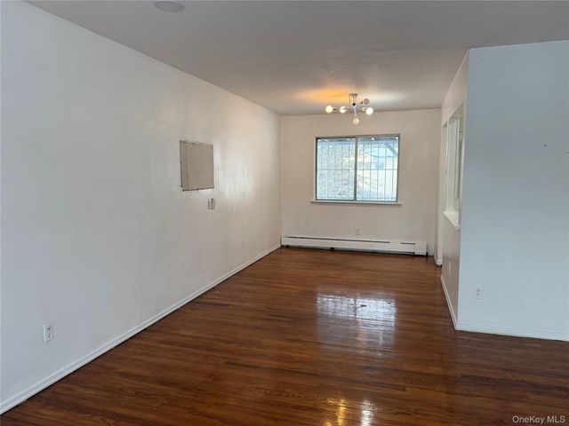 11 Mel Court, Bay Shore, NY 11706