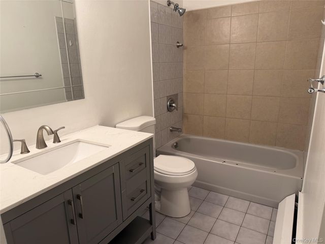 11 Mel Court, Bay Shore, NY 11706