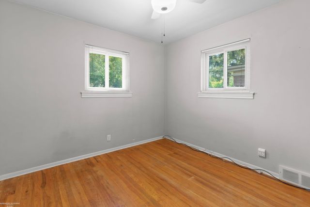 3825 Hillcrest Street, Warren, MI 48092