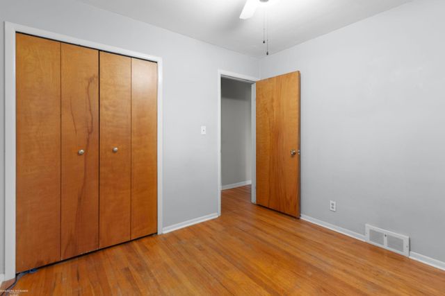 3825 Hillcrest Street, Warren, MI 48092