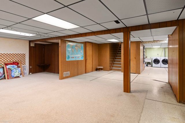 3825 Hillcrest Street, Warren, MI 48092