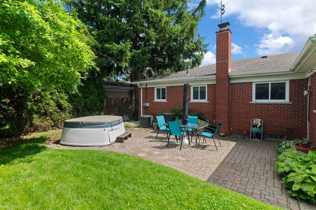 3825 Hillcrest Street, Warren, MI 48092