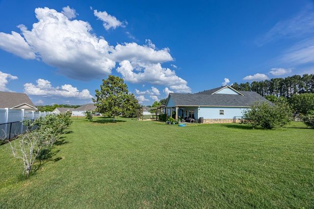 277 Silver Maple Ln, Rehobeth, AL 36301