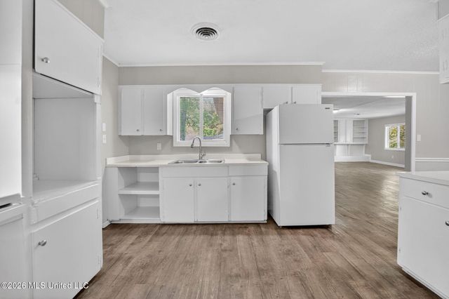 3045 Suncrest Drive, Jackson, MS 39212