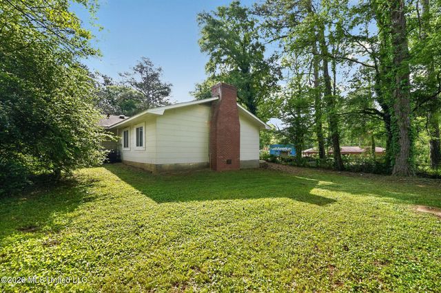 3045 Suncrest Drive, Jackson, MS 39212