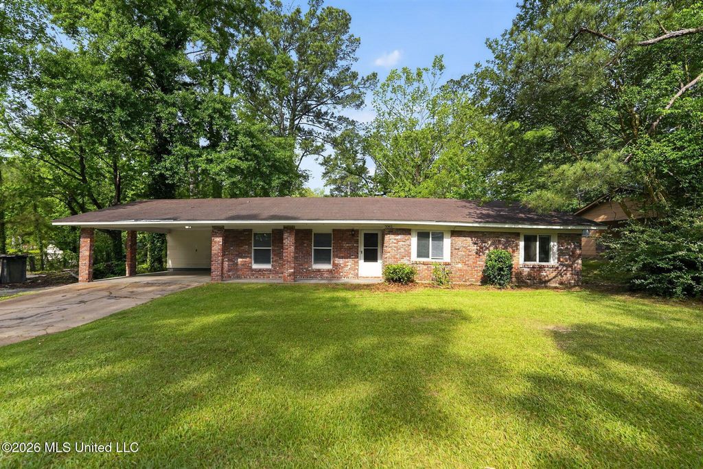 3045 Suncrest Drive, Jackson, MS 39212