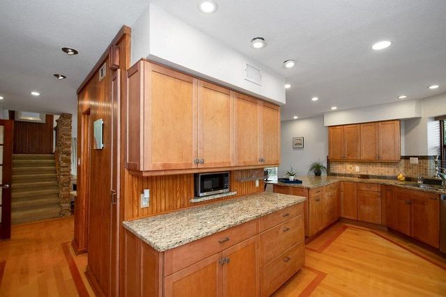 888 Davis Road, League City, TX 77573