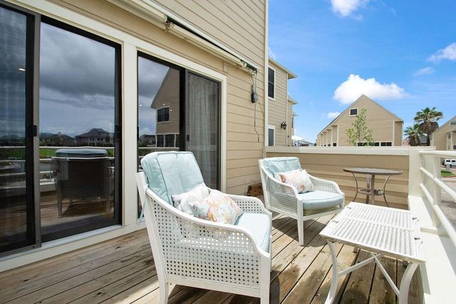 888 Davis Road, League City, TX 77573
