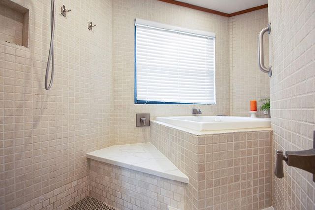 888 Davis Road, League City, TX 77573