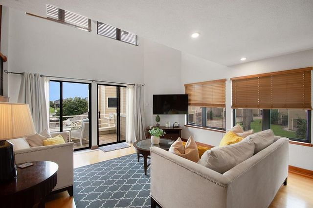 888 Davis Road, League City, TX 77573