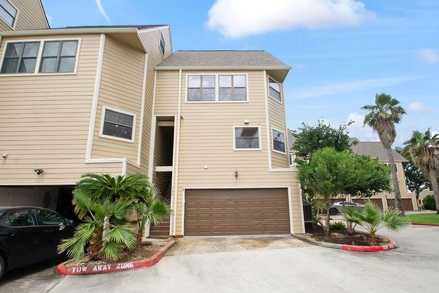 888 Davis Road, League City, TX 77573