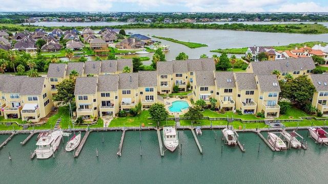 888 Davis Road, League City, TX 77573