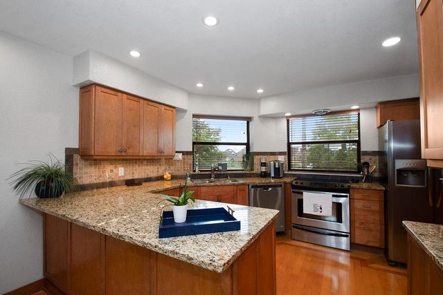 888 Davis Road, League City, TX 77573