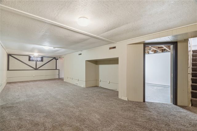 441 Day Street NW, Cedar Rapids, IA 52405