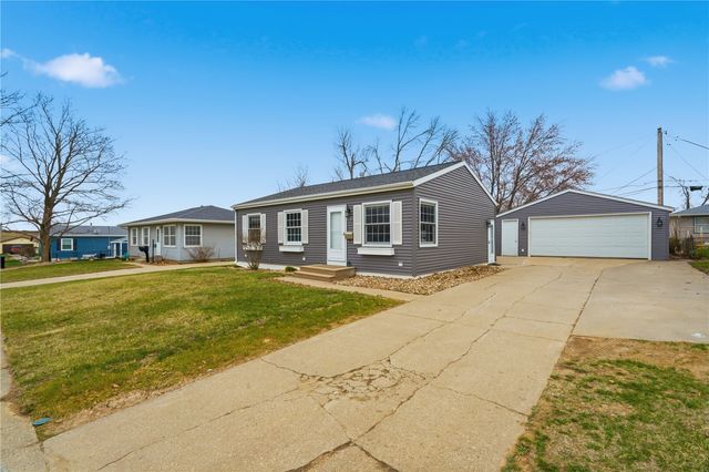 441 Day Street NW, Cedar Rapids, IA 52405