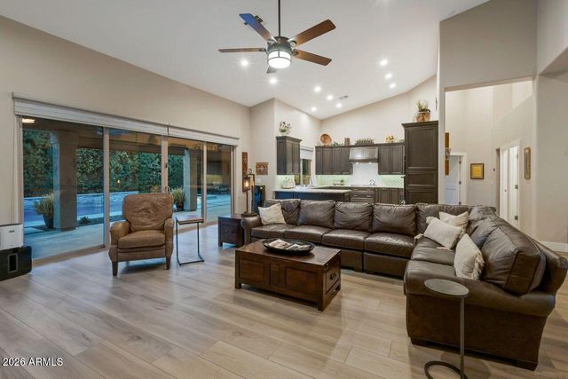 6437 E WINCHCOMB Drive, Scottsdale, AZ 85254