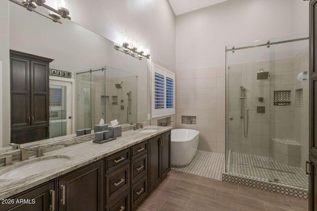 6437 E WINCHCOMB Drive, Scottsdale, AZ 85254