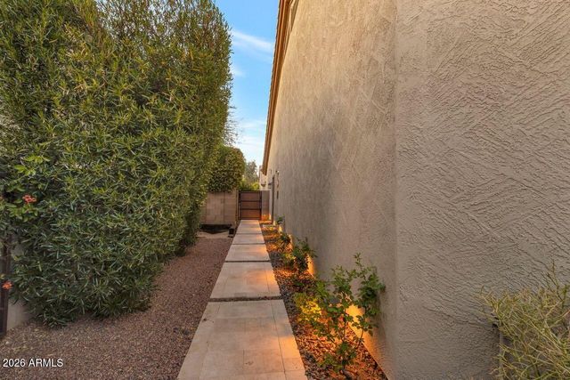 6437 E WINCHCOMB Drive, Scottsdale, AZ 85254