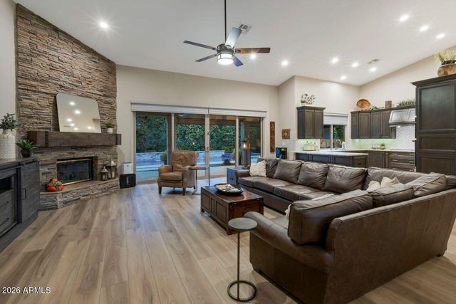 6437 E WINCHCOMB Drive, Scottsdale, AZ 85254