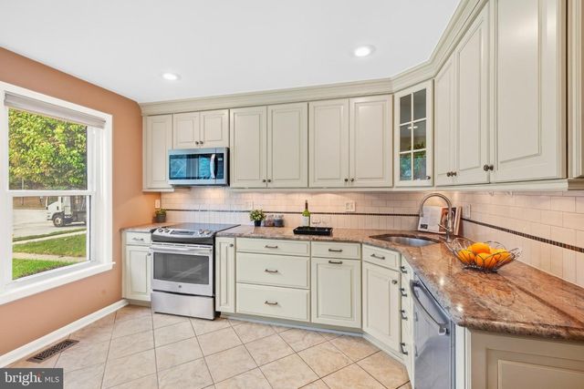 26 INVERIN CIR, Lutherville Timonium, MD 21093