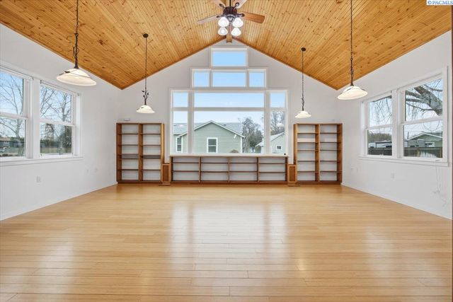 4209 S Cascade, Kennewick, WA 99337