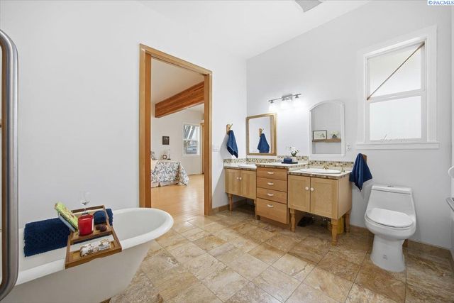 4209 S Cascade, Kennewick, WA 99337