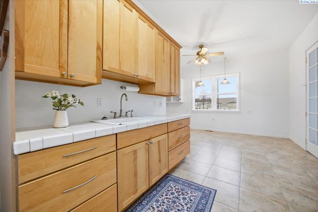 4209 S Cascade, Kennewick, WA 99337