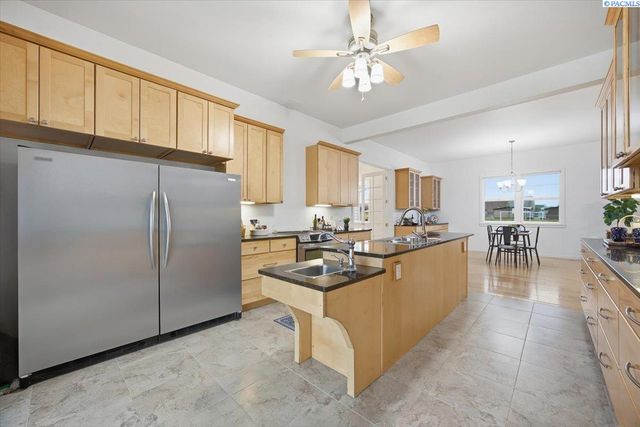 4209 S Cascade, Kennewick, WA 99337