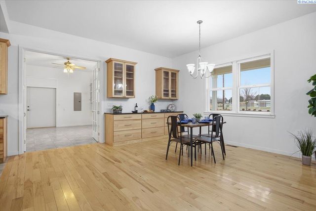 4209 S Cascade, Kennewick, WA 99337