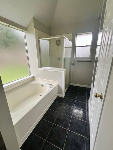 12027 Kleinmeadow Drive Drive, Houston, TX 77066