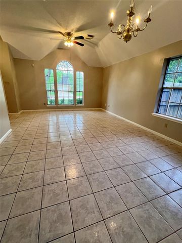 12027 Kleinmeadow Drive Drive, Houston, TX 77066