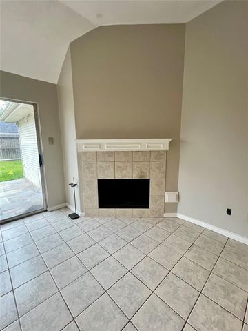 12027 Kleinmeadow Drive Drive, Houston, TX 77066