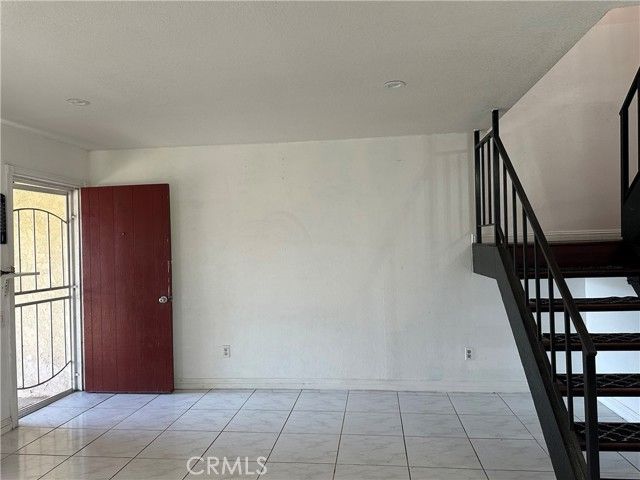 3927 W McFADDEN AVE B, Santa Ana, CA 92704