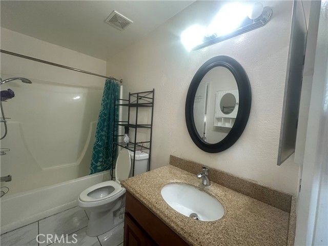 3927 W McFADDEN AVE B, Santa Ana, CA 92704