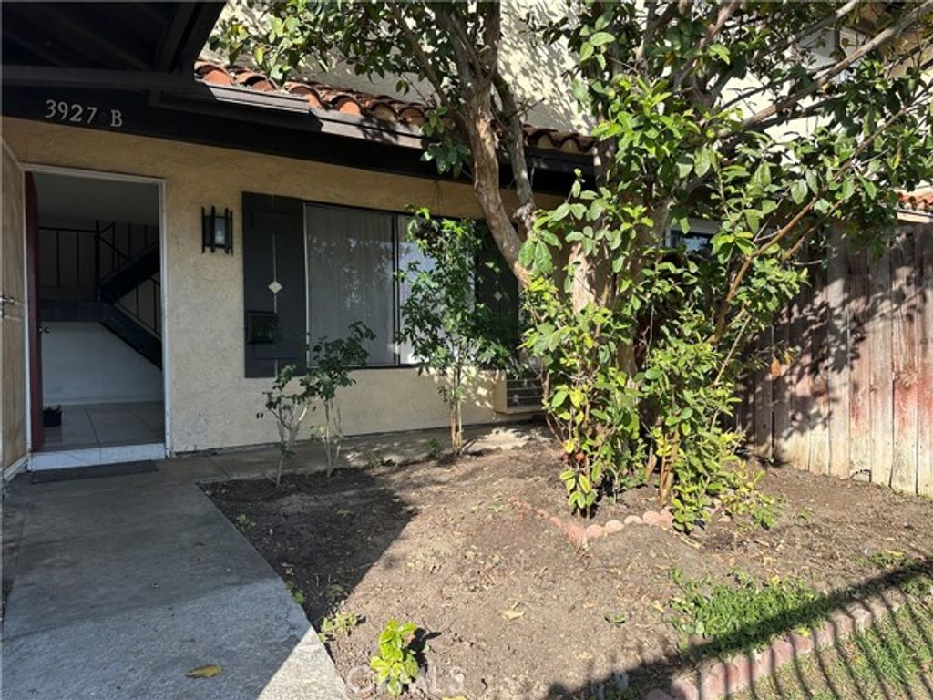 3927 W McFADDEN AVE B, Santa Ana, CA 92704