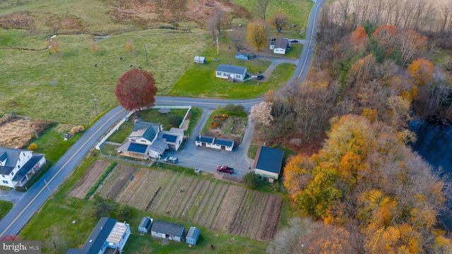 323 FAIRVIEW RD, New Providence, PA 17560