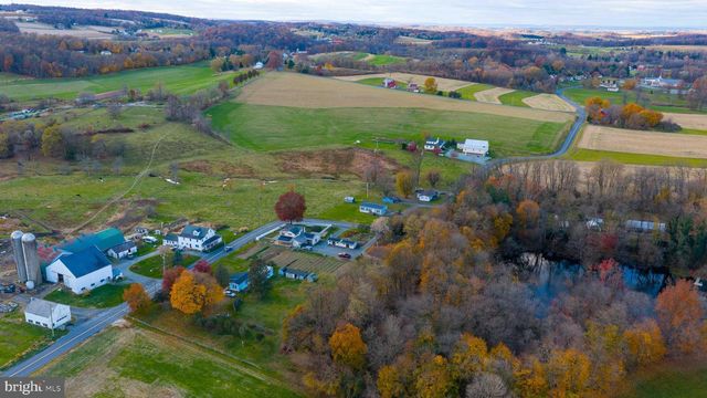 323 FAIRVIEW RD, New Providence, PA 17560